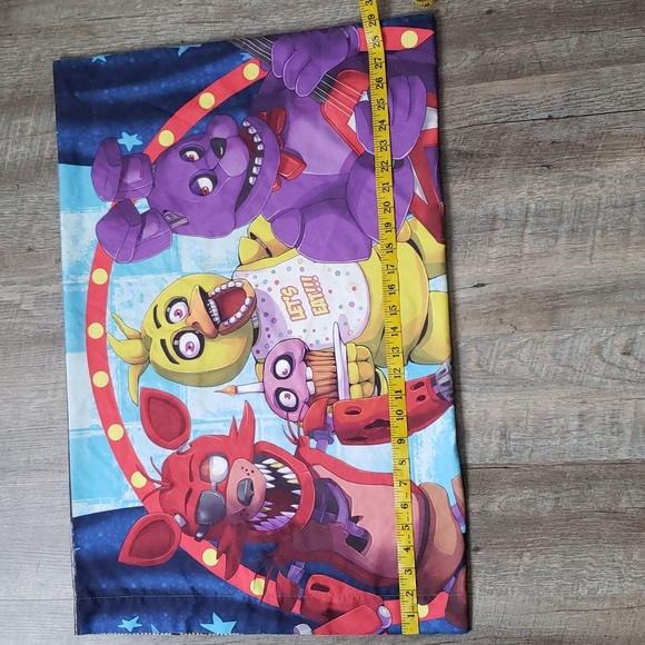 Five Nights at Freddy's Pillowcase - Picture 2 of 8